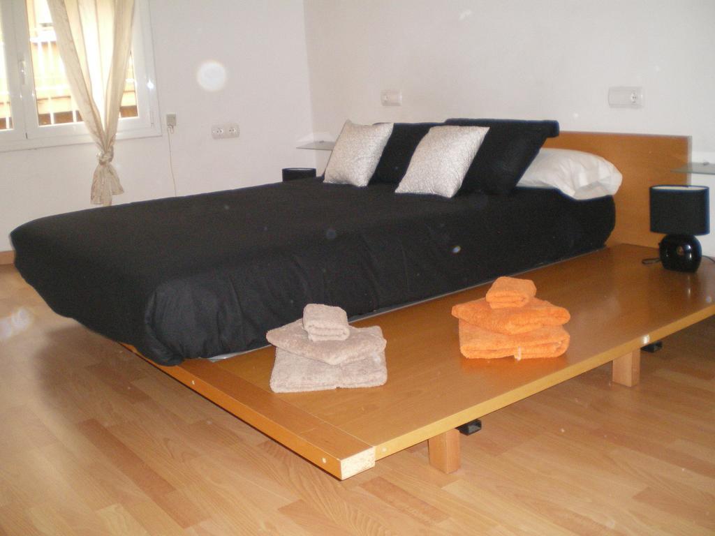 Apartament Elcano Apartman Sabadell Kültér fotó